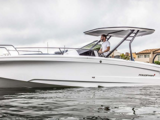 Axopar_25_Cross_Top_0004_25_Gallery_0009_Axopar-25-TT_C4A8845__ScaleHeightWzIxNjBd