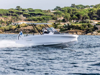 Axopar_25_Cross_Top_0008_25_Gallery_0012_Axopar-25-TT_C4A0081__ScaleHeightWzIxNjBd