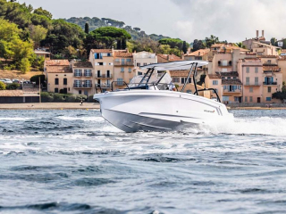 Axopar_25_Cross_Top_0019_25_Gallery_0013_Axopar-25-TT_C4A0041__ScaleHeightWzIxNjBd