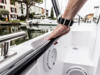 Axopar_25_Cross_Top_0021_25_Galleri_0001_Axopar-25-TT_C4A7979__ScaleHeightWzIxNjBd