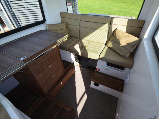 BR_0006_Axopar-37-AC-7