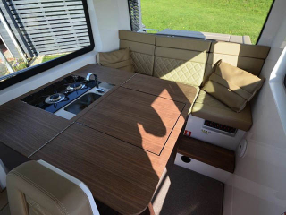 BR_0007_Axopar-37-AC-8