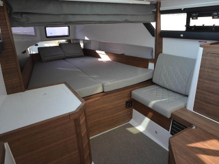 BR_0008_Axopar-37-AC-9