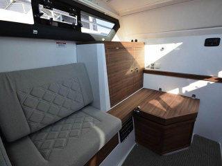 BR_0009_Axopar-37-AC-10