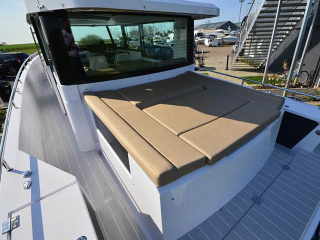 BR_0014_Axopar-37-AC-15